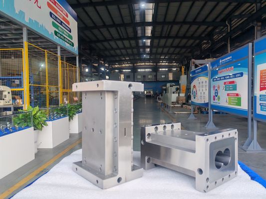 Conception d'éléments de vis spéciaux OEM pour extrudeuse à vis jumelées JSW